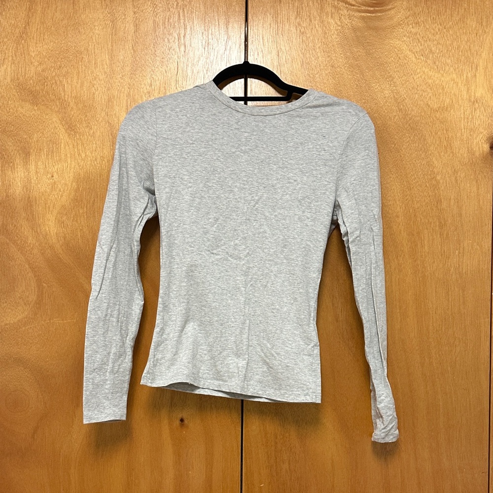 Abercrombie & Fitch Light Gray Long Sleeve Top